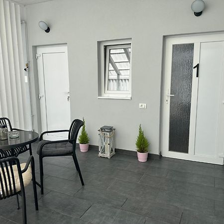 Aparthouse 1 Лугож Екстериор снимка