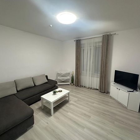 Aparthouse 1 Лугож Екстериор снимка