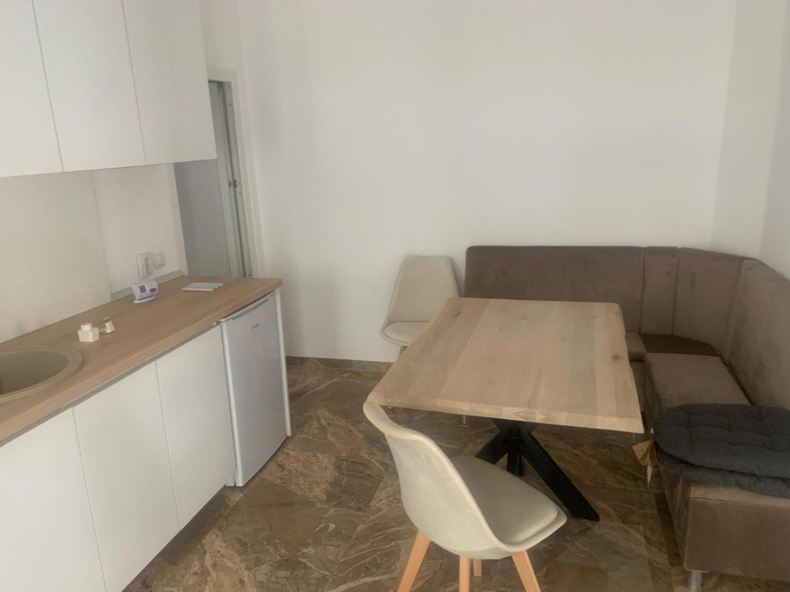 Aparthouse 1 Лугож Екстериор снимка