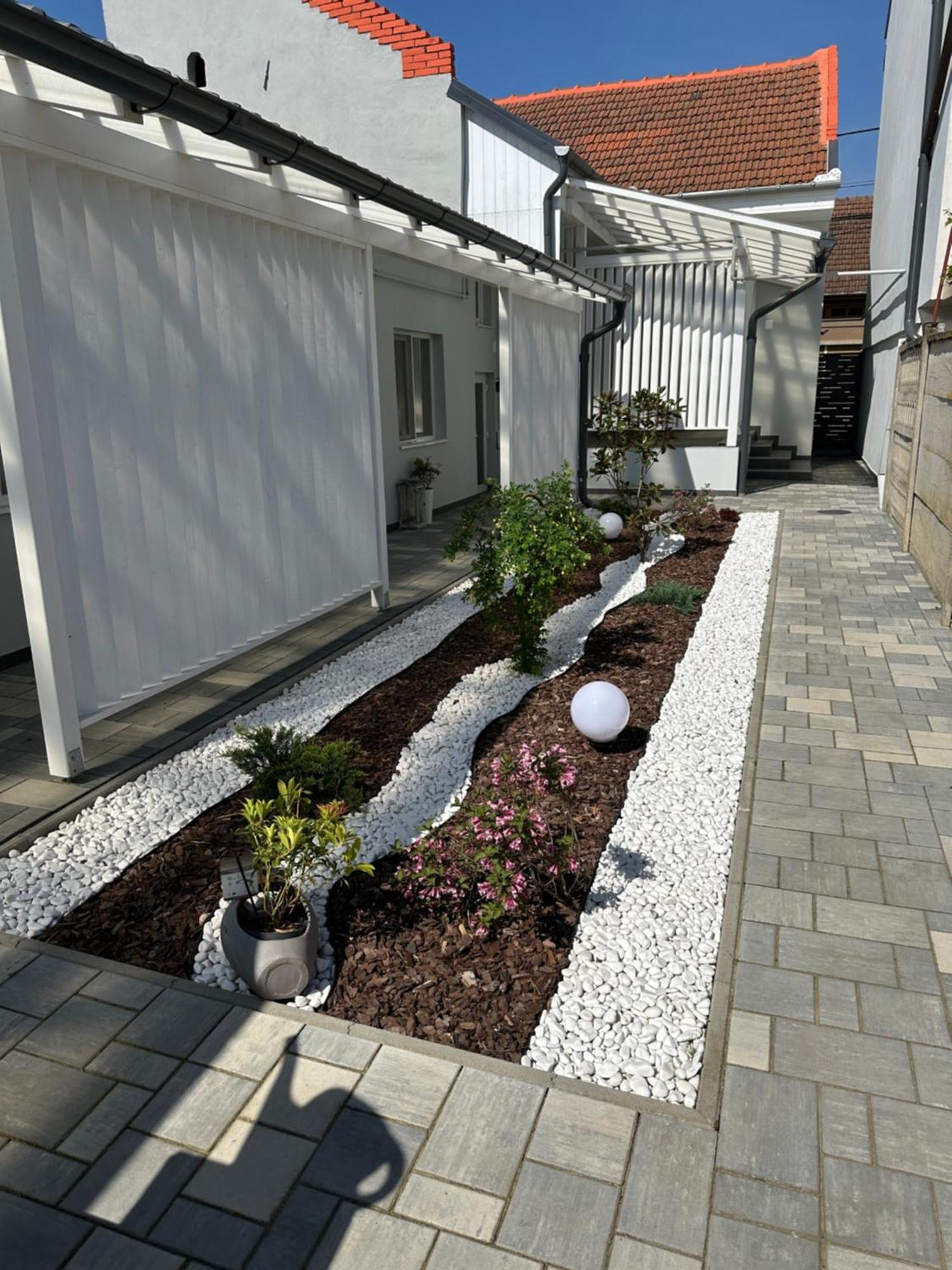 Aparthouse 1 Лугож Екстериор снимка