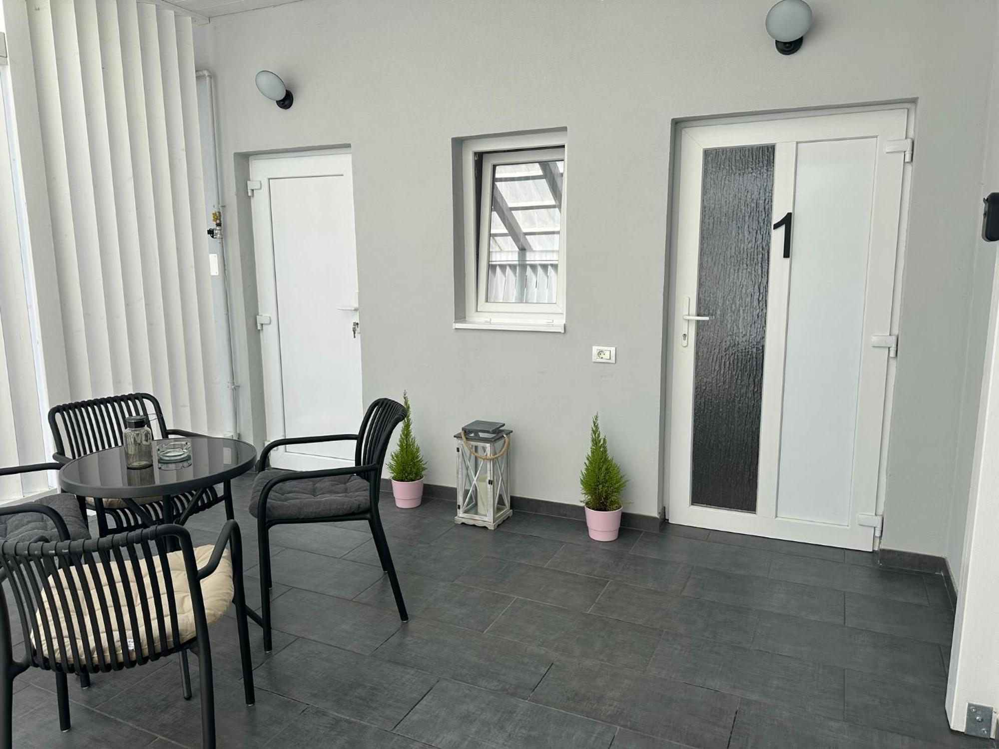 Aparthouse 1 Лугож Екстериор снимка